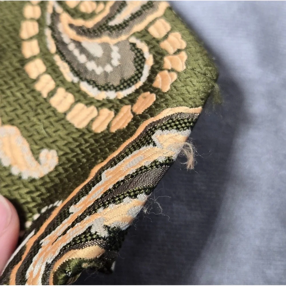 Vintage Cesare Larini Mens Necktie Green Yellow Italy 100%‎ Polyester 36